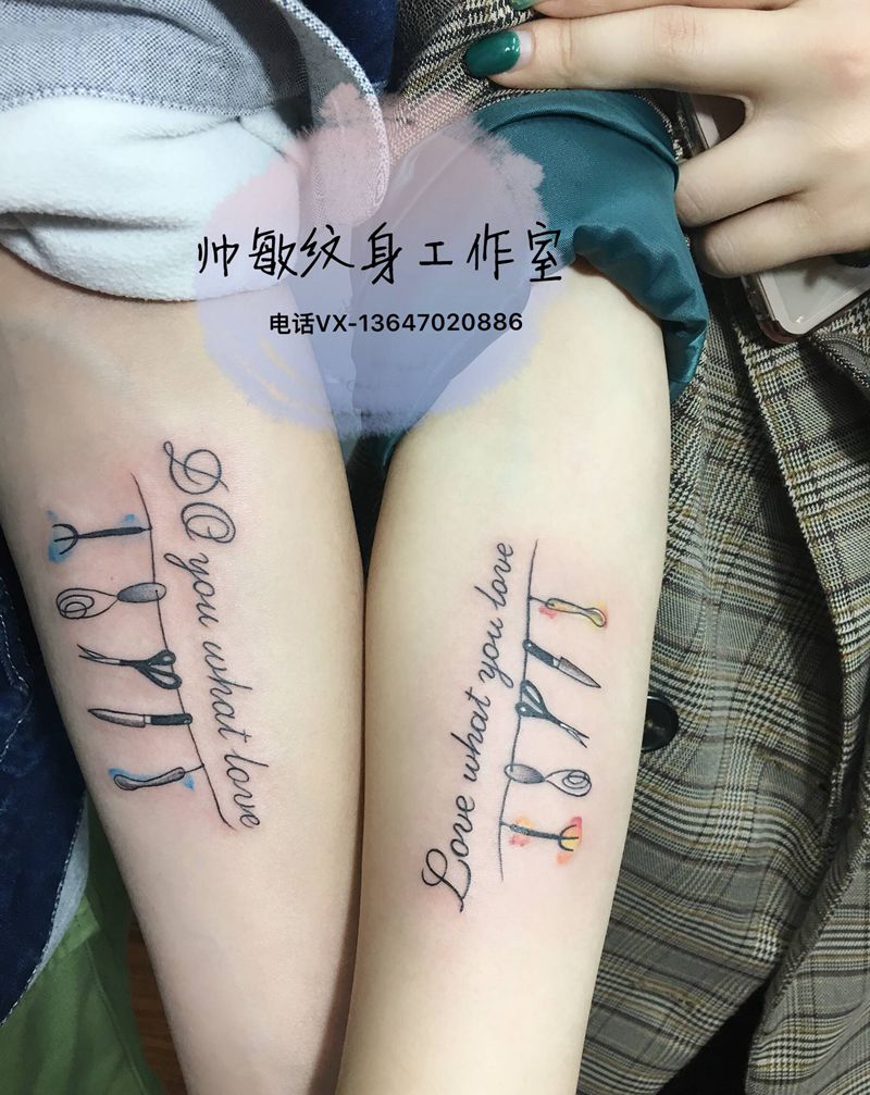 刀叉纹身图片_手臂纹身图案