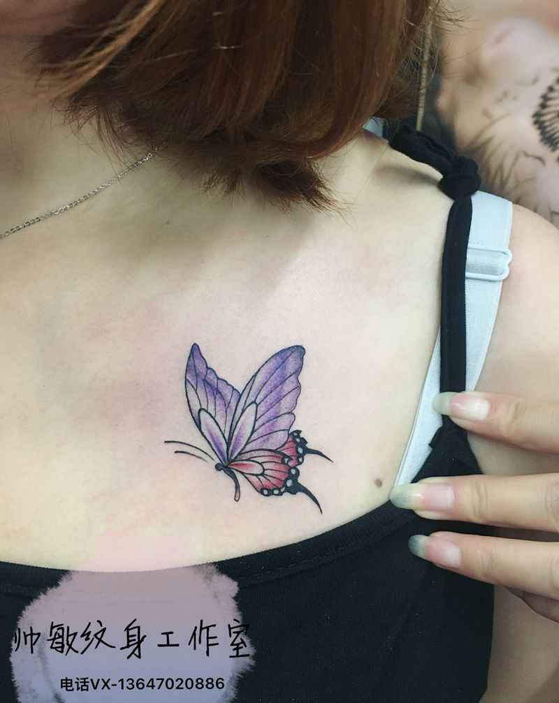 蝴蝶纹身图片_胸部纹身图案