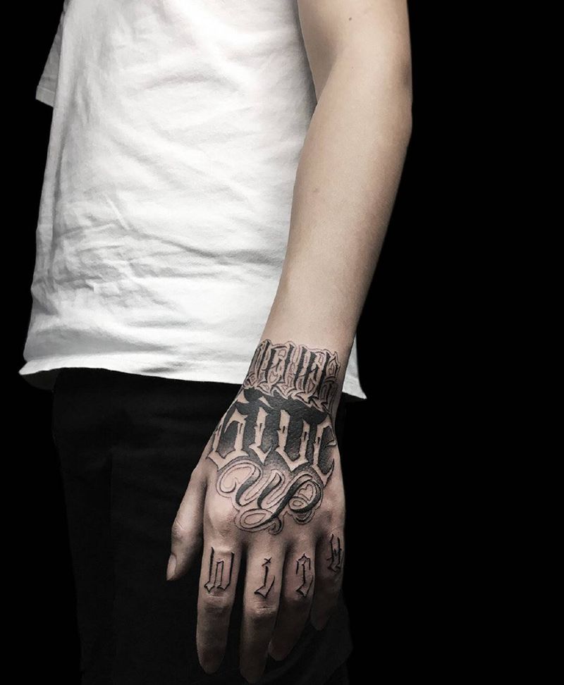 花体字手背纹身图片_手部几何花体字花体字手背爆手背纹身图案