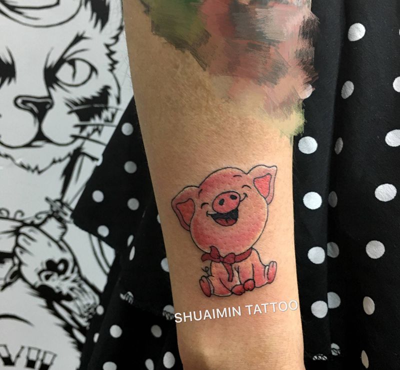 猪纹身图片_手臂纹身图案