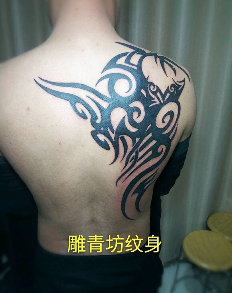 大背图腾纹身图片