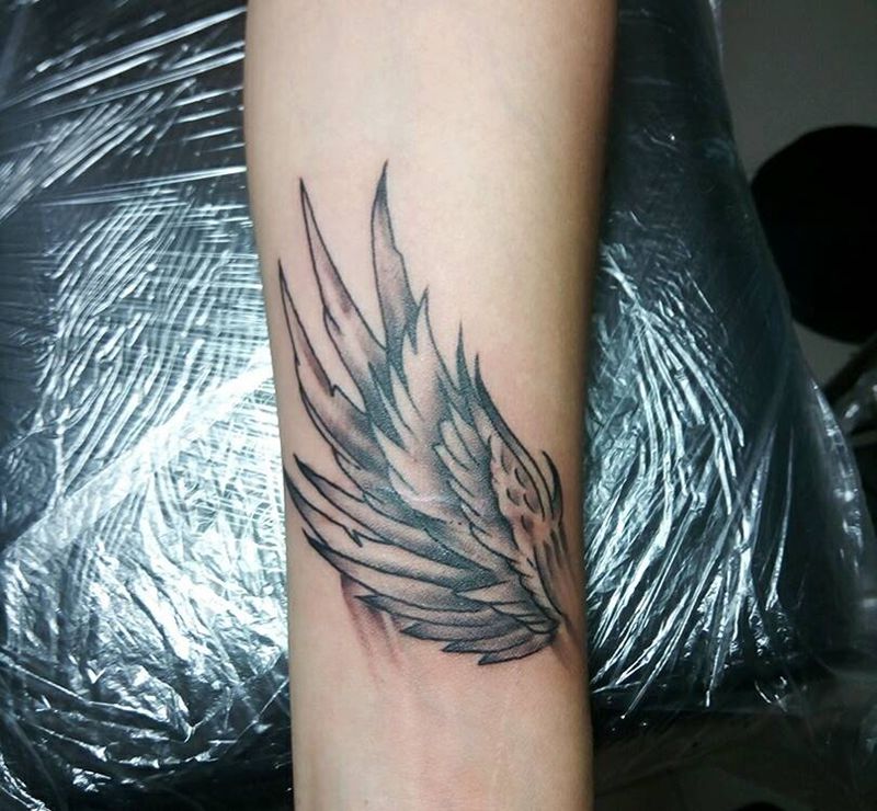 小翅膀纹身图片