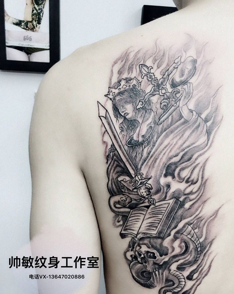 客人自己设计纹身图片_帅敏TATTOO人物写实背部手稿纹身图案