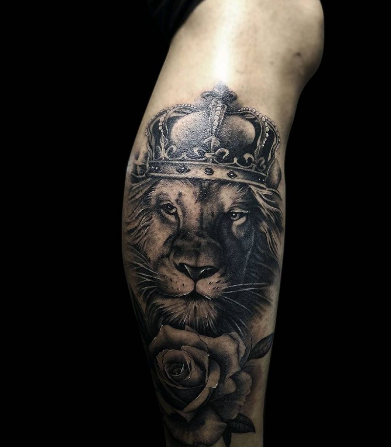 写实狮子纹身图片_脚部腿部欧美写实素描玫瑰素描狮子纹身图案