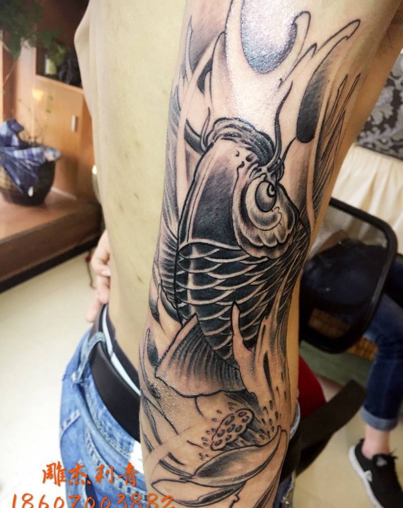 鲤鱼遮盖胎记纹身图片_成品手臂手部传统习俗动物宗教纹身图案