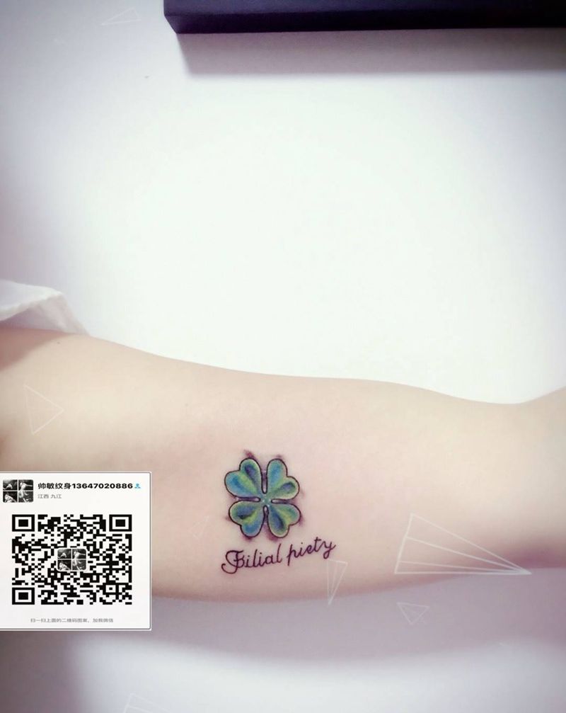 四叶草纹身图片_成品手部写实几何字符静物植物情侣纹身图案