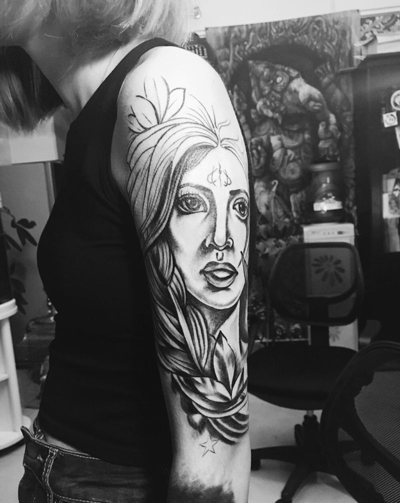 大黑臂未完成纹身图片