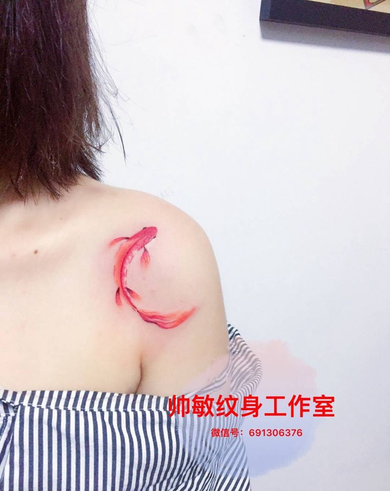 鱼纹身图片_帅敏TATTOO动物清新肩部手稿纹身图案