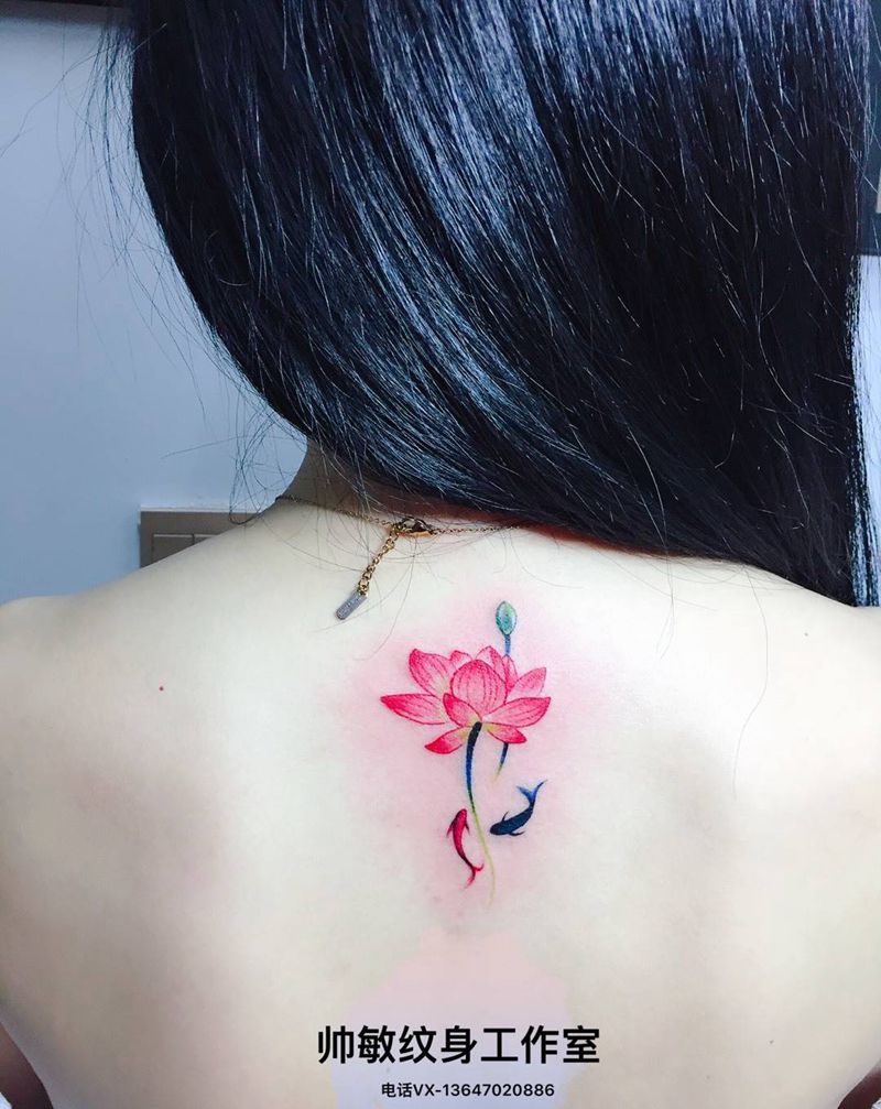 莲荷纹身图片_帅敏TATTOO清新动物植物背部手稿纹身图案