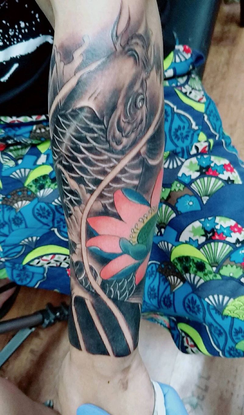 鲤鱼包小臂纹身图片