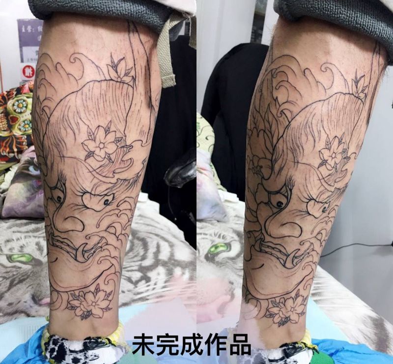 线条卐纹身图片_帅敏TATTOO鬼神传统脚部手稿纹身图案