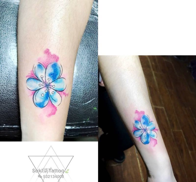 水彩泼墨花纹身图片