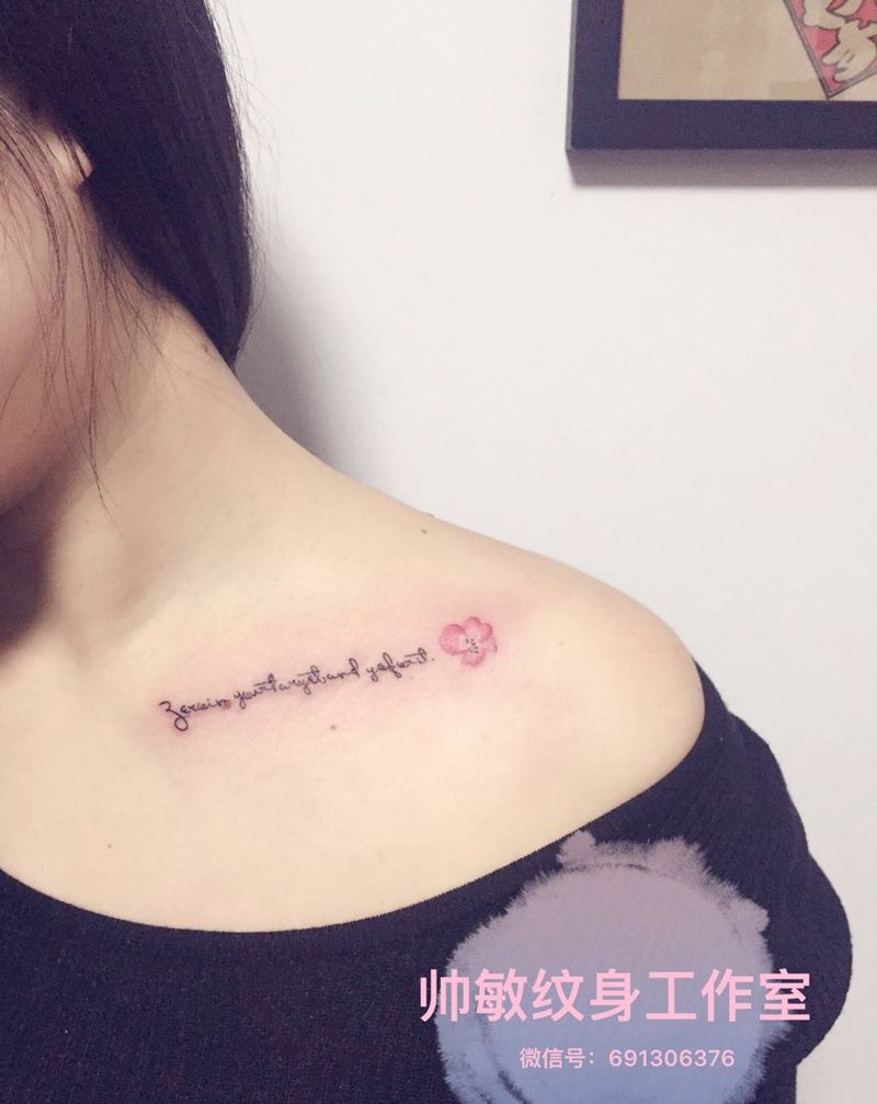 字母纹身图片_成品颈部清新字符植物纹身图案