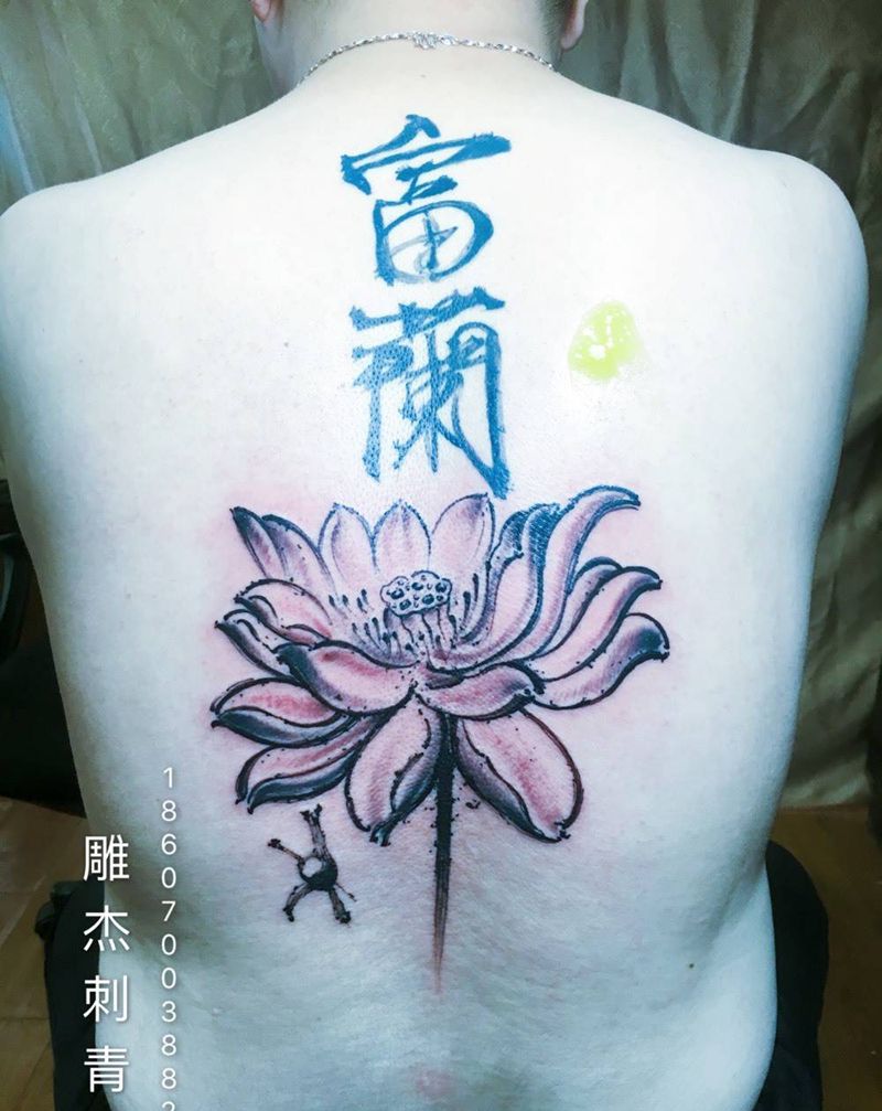 守护纹身图片_背部老传统水墨纹身图案