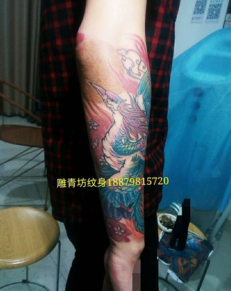 凤凰包小臂纹身图片