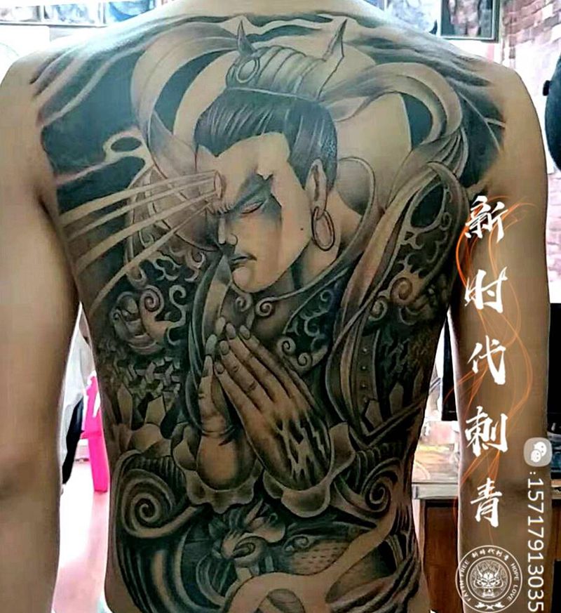 二郎真君纹身图片_背部新传统纹身图案