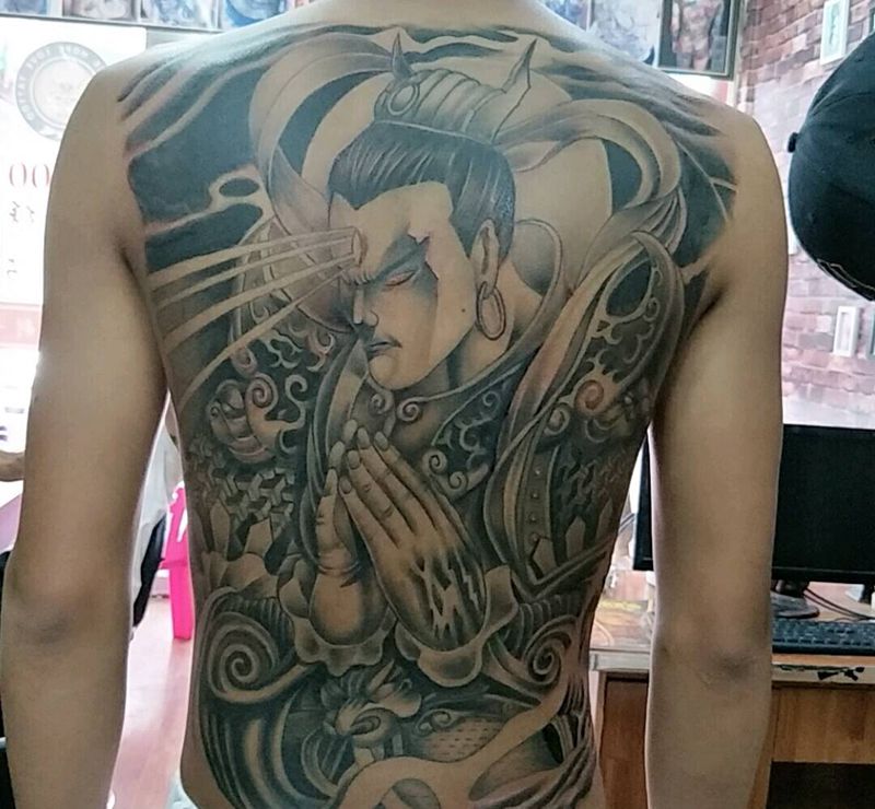 二郎真君纹身图片_背部新传统纹身图案