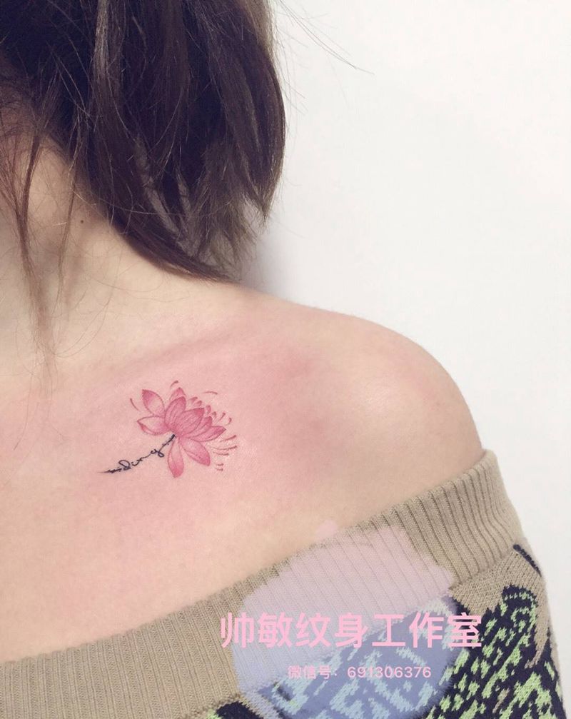 莲花纹身图片_插画清新胸部静物植物纹身图案