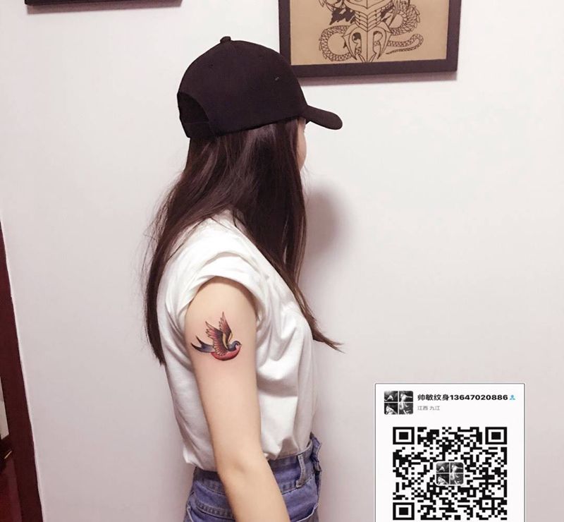 燕子纹身图片_手臂欧美动物手稿纹身图案