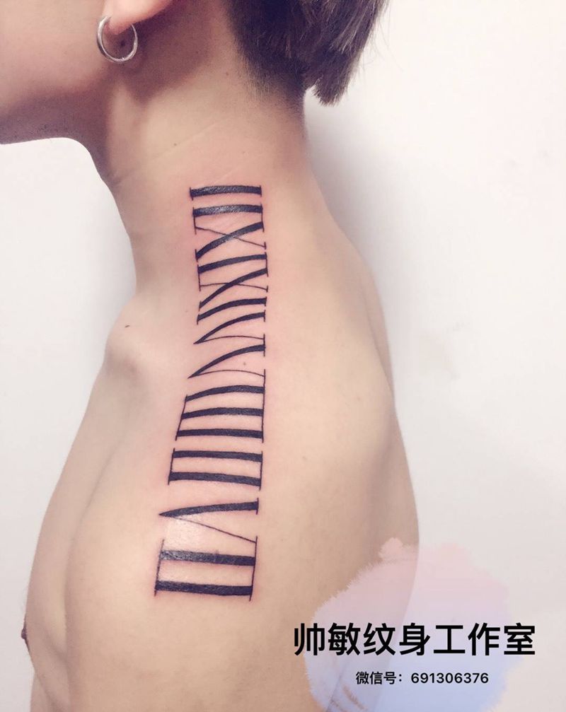 字母卍纹身图片_帅敏TATTOO字符清新颈部手稿纹身图案