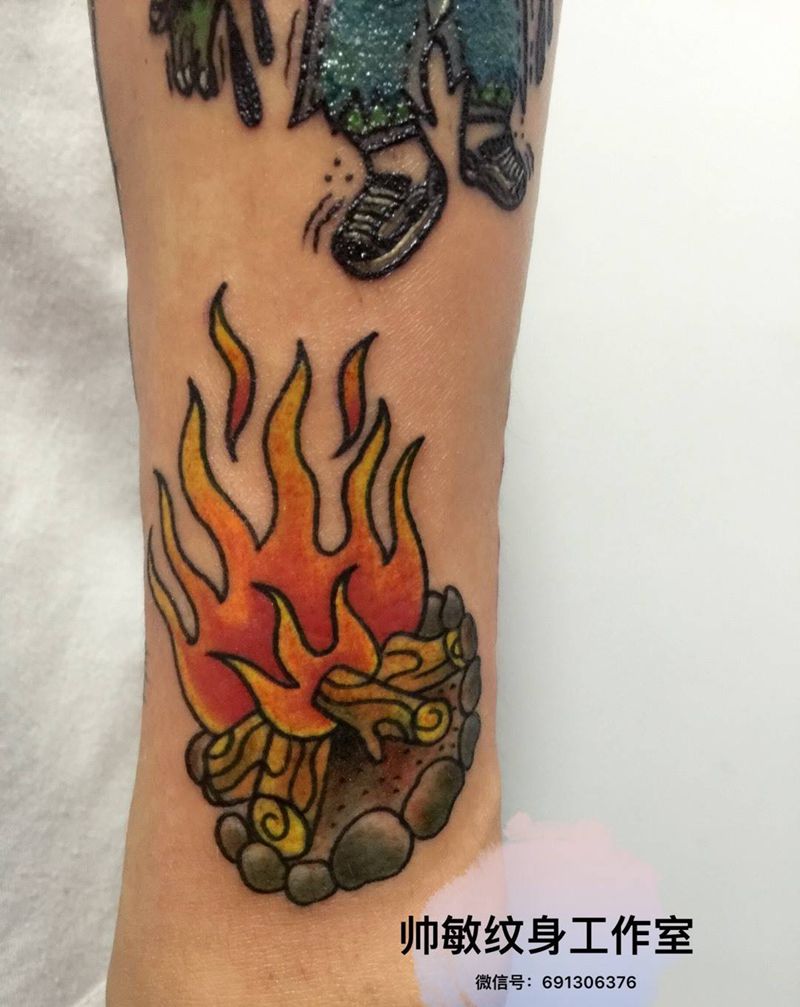 卍旺纹身图片_插画手部欧美帅敏TATO情侣纹身图案