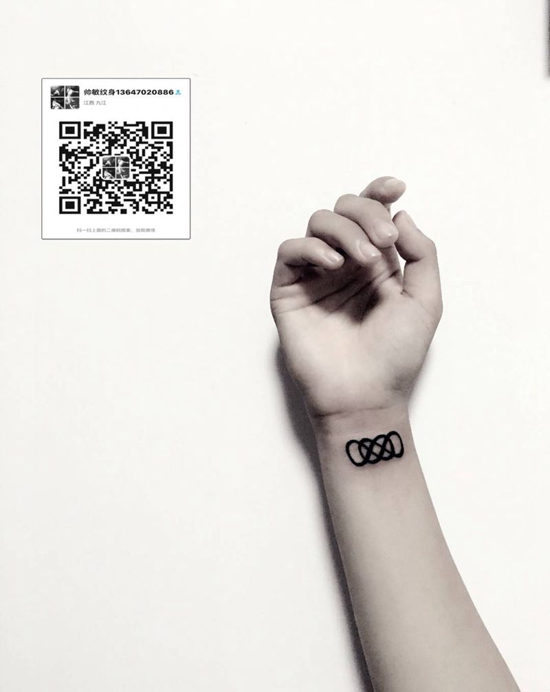 无穷无尽 和英文纹身图片_几何字符清新手部成品纹身图案