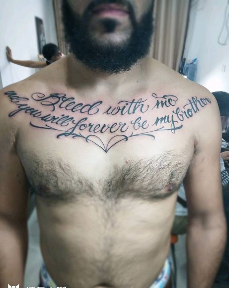 给阿拉伯帅哥做的花体字母纹身图片