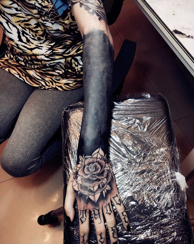 黑臂未完成,待更新!纹身图片_成品手部手臂欧美清新植物贴纸静物纹身图案