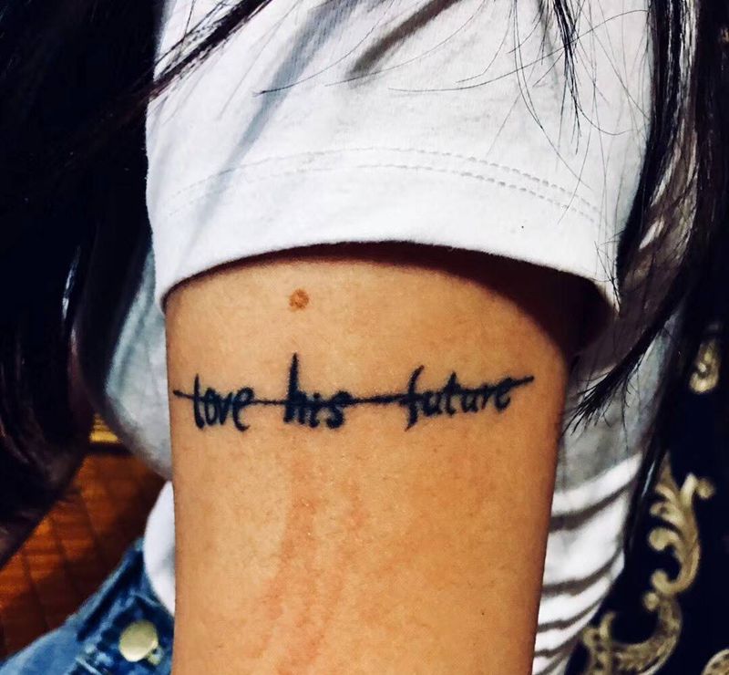 遮盖纹身图片_手臂水彩New School纹身图案