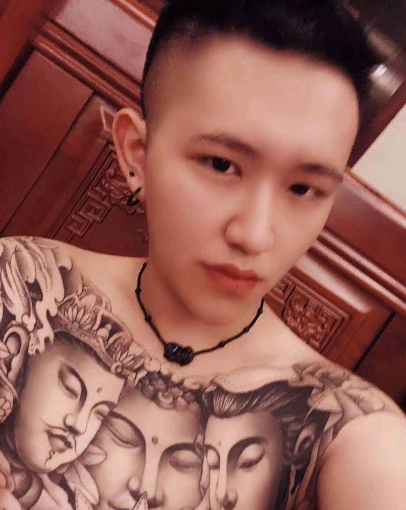 三面佛花胸纹身图片_胸部新传统三面佛花胸买家秀纹身图案