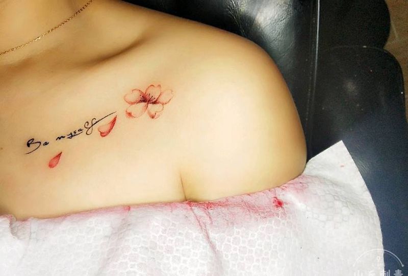 做自己纹身图片_胸部纹身图案