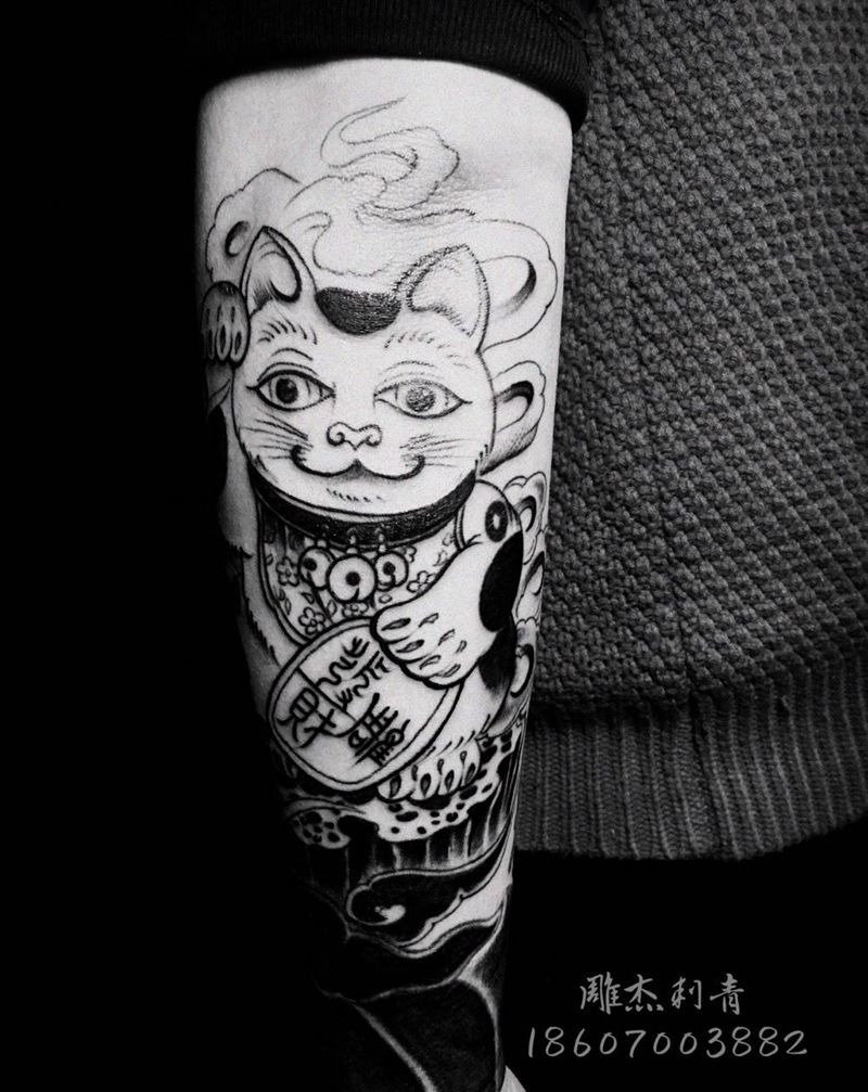 招财猫纹身图片_成品手臂手部传统动物宗教纹身图案