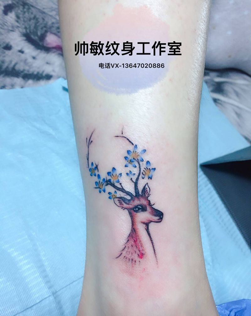 鹿纹身图片_帅敏TATTOO动物清新写实脚部手稿纹身图案