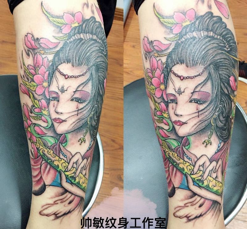 艺妓纹身图片_帅敏TATTOO人物欧美脚部手稿纹身图案