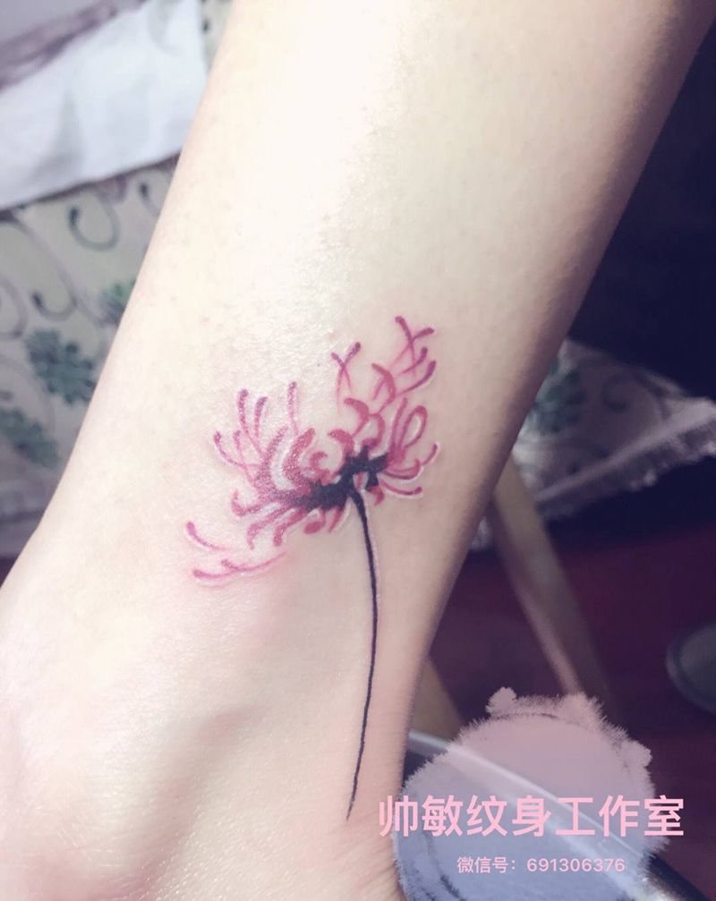 彼岸花纹身图片_插画脚部写实静物植物纹身图案