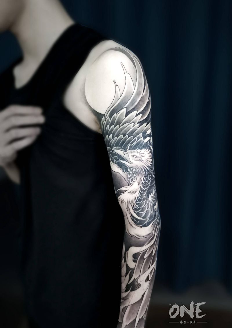 凤凰花臂纹身图片_手臂新传统凤凰花臂新传统花臂花臂设计纹身图案