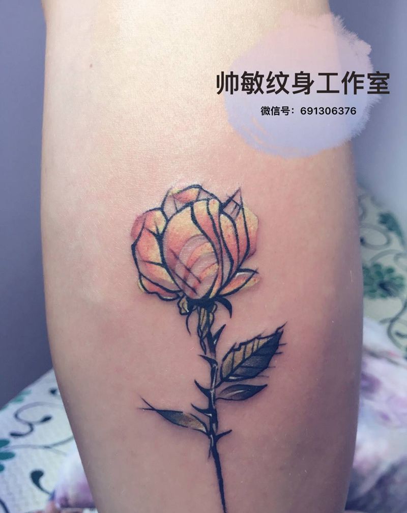 花卍纹身图片_帅敏TATTOO静物植物写实腿部手稿纹身图案