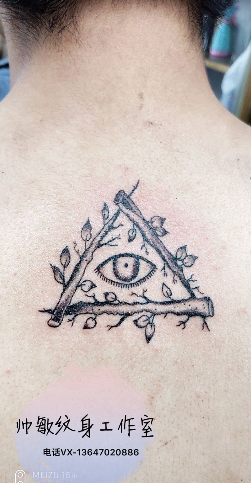 字母纹身图片_手部纹身图案