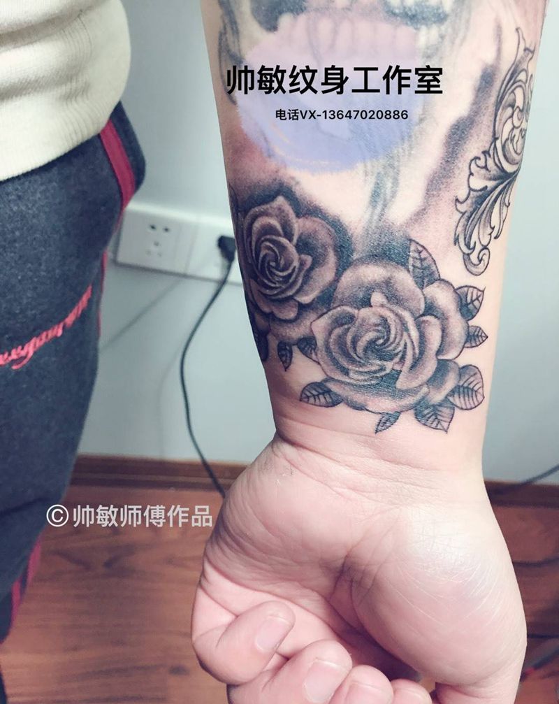 玫瑰花纹身图片_帅敏TATTOO植物欧美手部手稿纹身图案