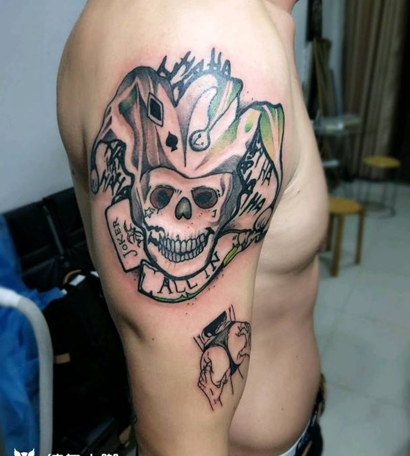 小丑与小图纹身图片