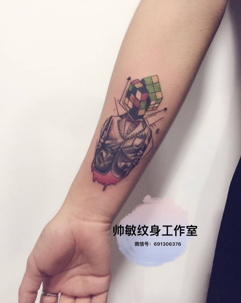 魔方人纹身图片_帅敏TATO人物写实欧美手部插画纹身图案