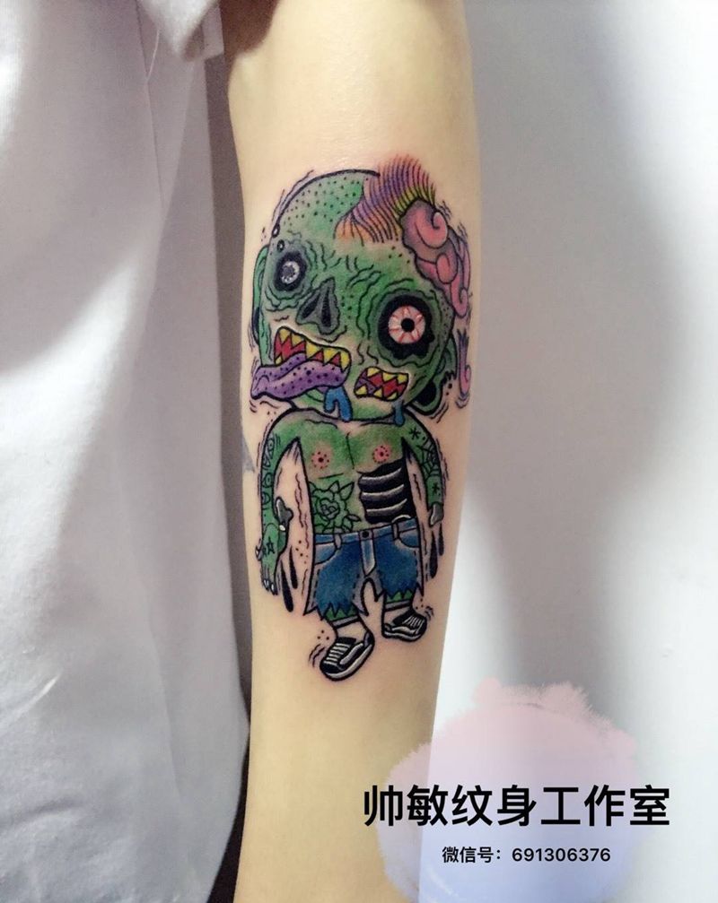 卍僵尸纹身图片_帅敏TATO手部欧美鬼神手稿纹身图案