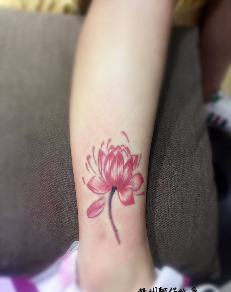 水墨莲花纹身图片