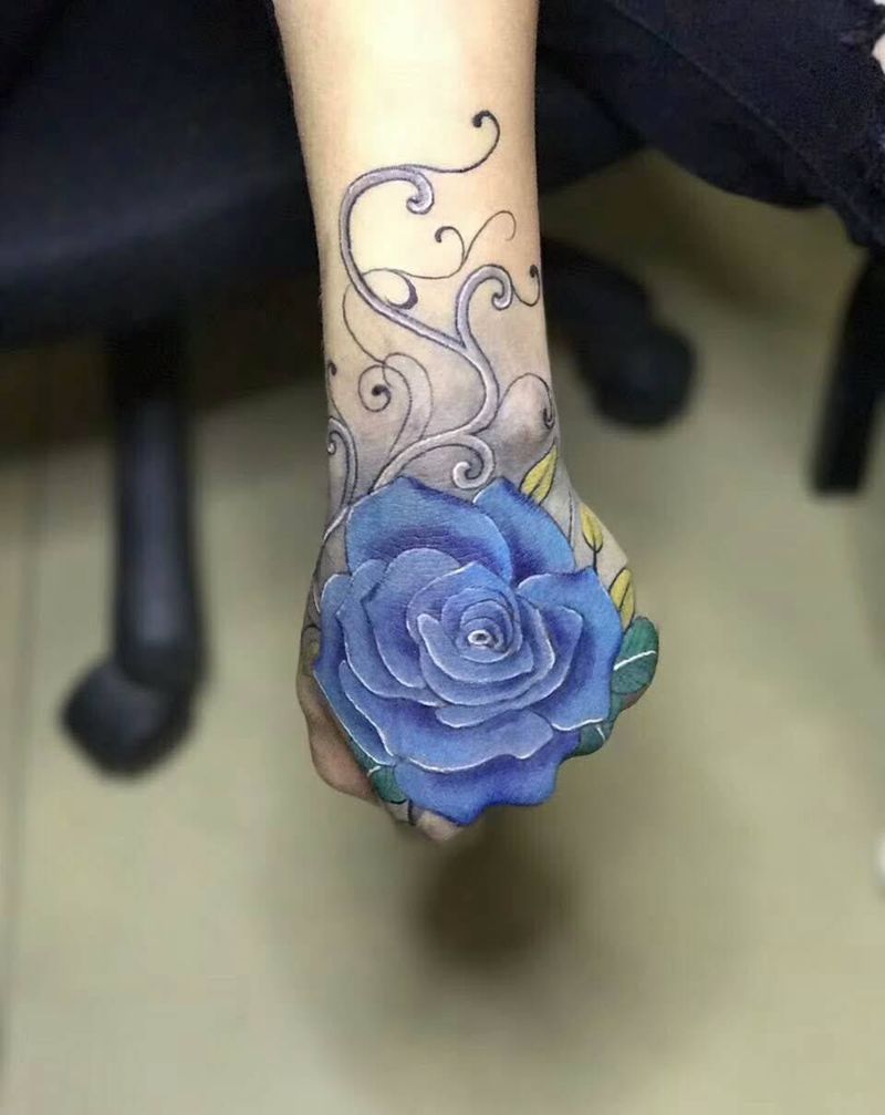 手背大玫瑰纹身图片
