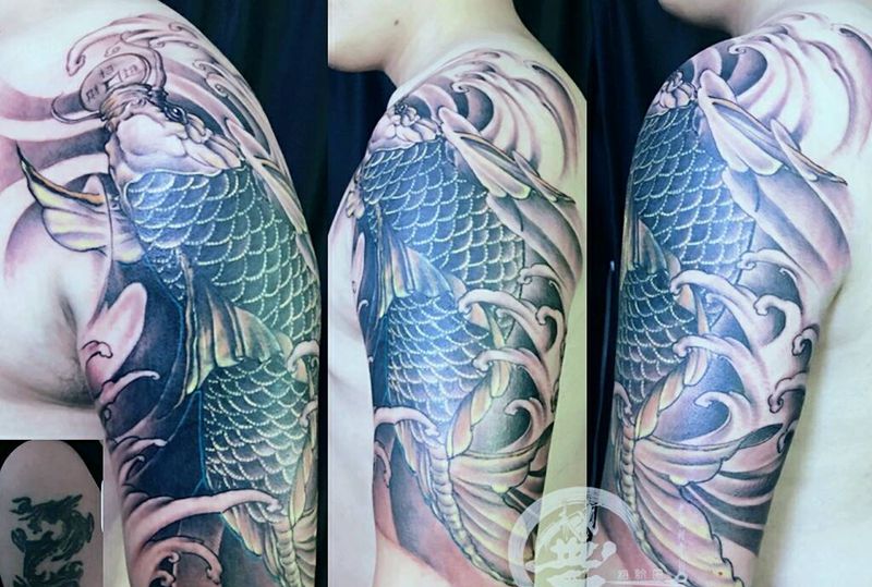 遮盖作品大鲤鱼纹身图片_手臂新传统纹身图案