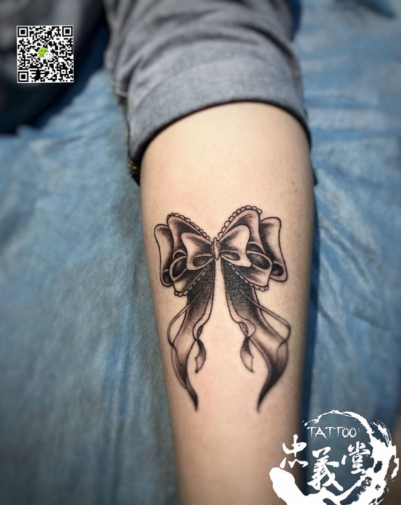 蝴蝶结纹身图片_脚部新传统纹身图案