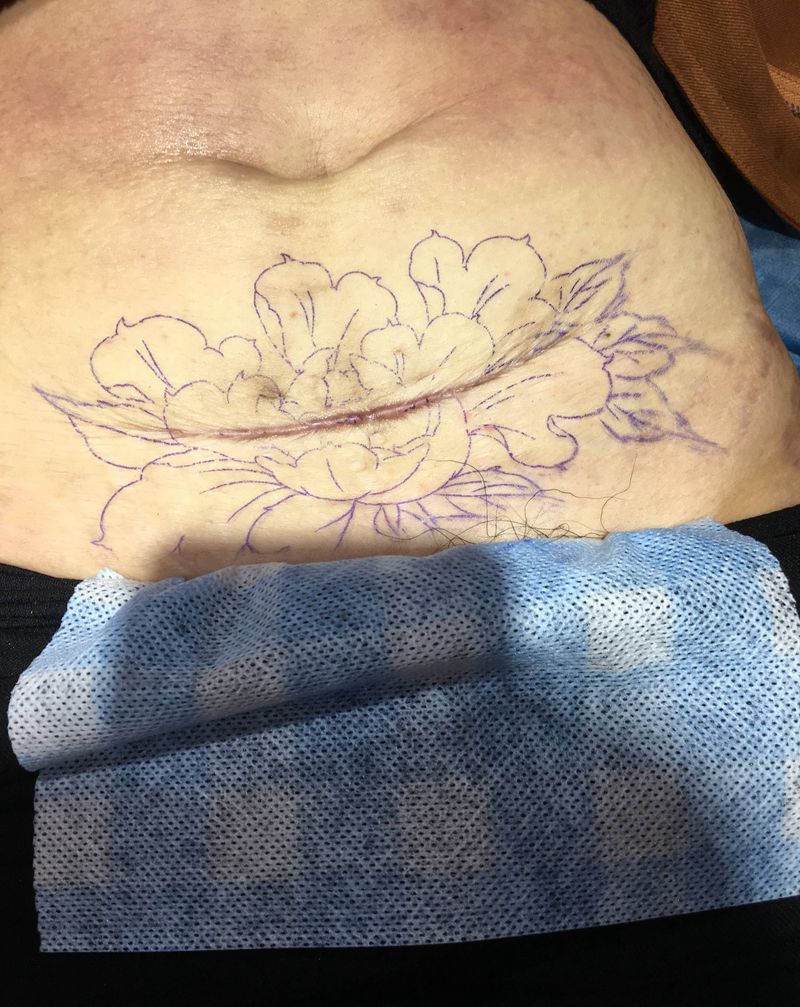 剖腹产遮盖纹身图片_腹部胸部纹身图案