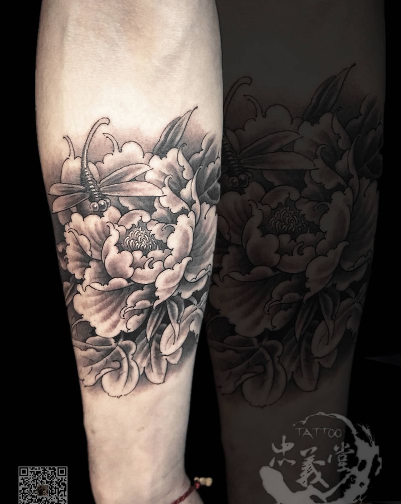 牡丹纹身图片_手部手臂新传统纹身图案