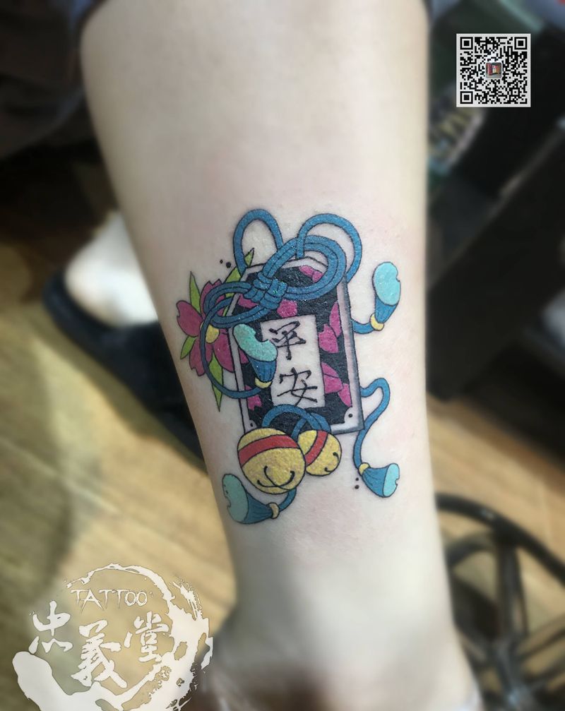 平安牌纹身图片_脚部新传统水墨纹身图案