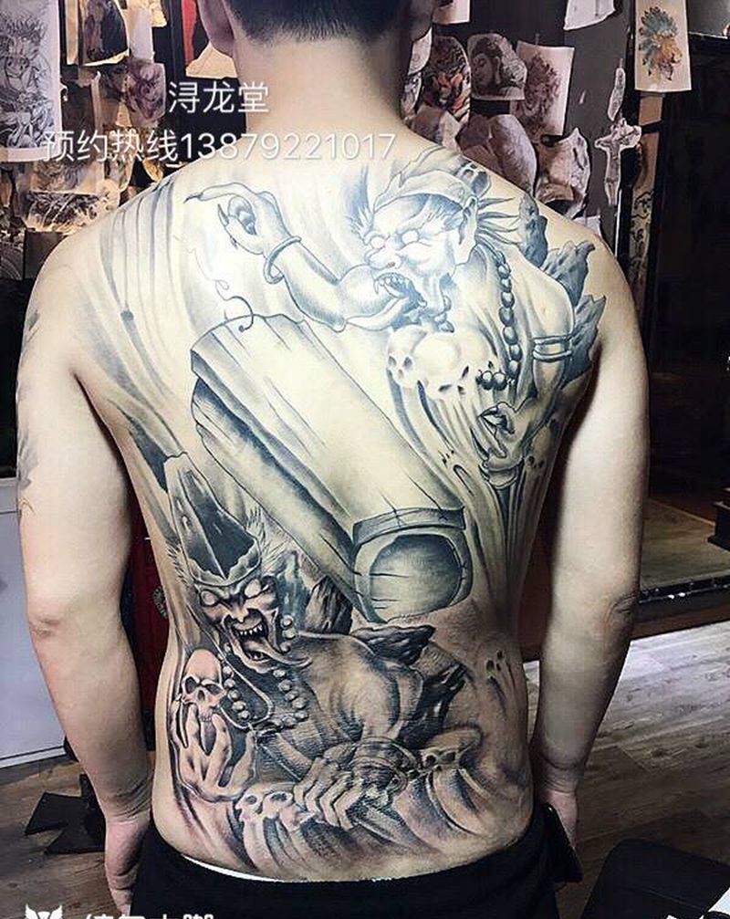 一见大吉纹身图片_背部鬼神纹身图案